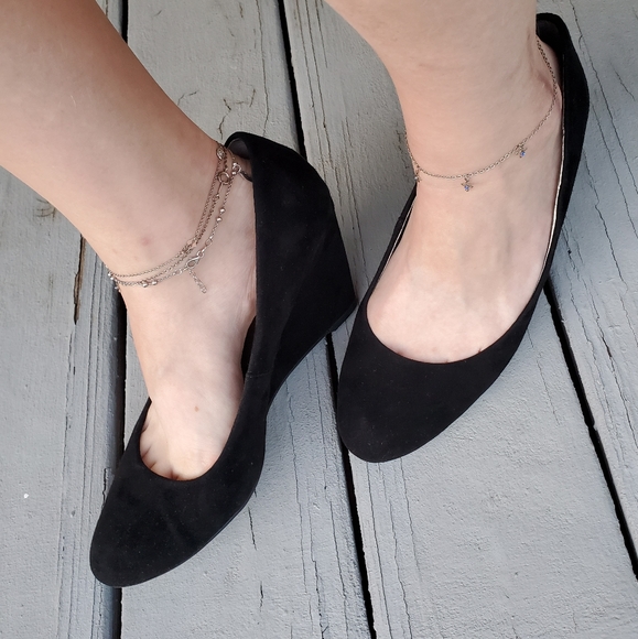 BANDOLINO Black Suede Business Casual Low Cocktail Wedges - Picture 3 of 15